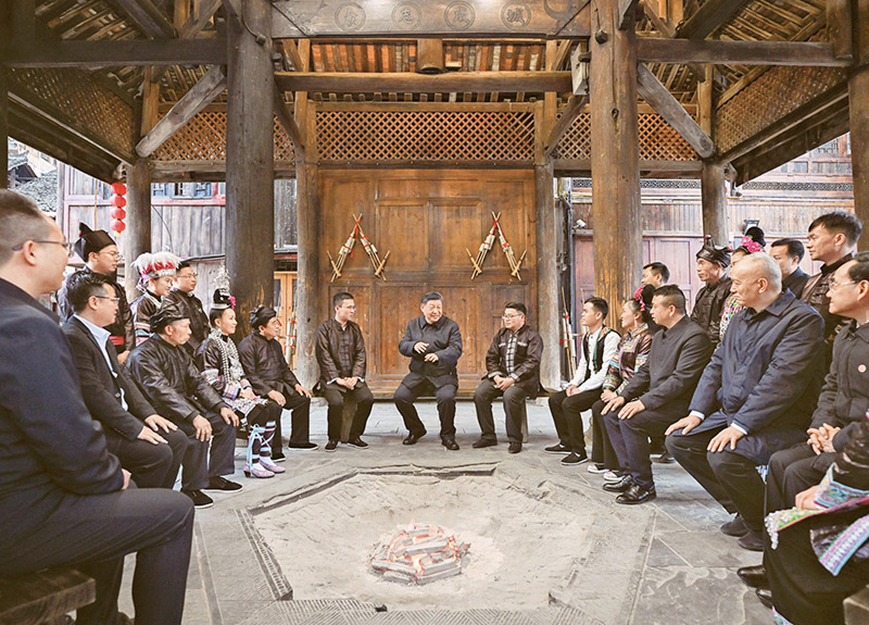 習(xí)近平：鍥而不舍落實中央八項規(guī)定精神，以優(yōu)良黨風(fēng)引領(lǐng)社會民風(fēng)